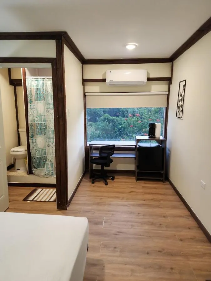 Pit Stop Hostel 阿瓜达 宾馆
